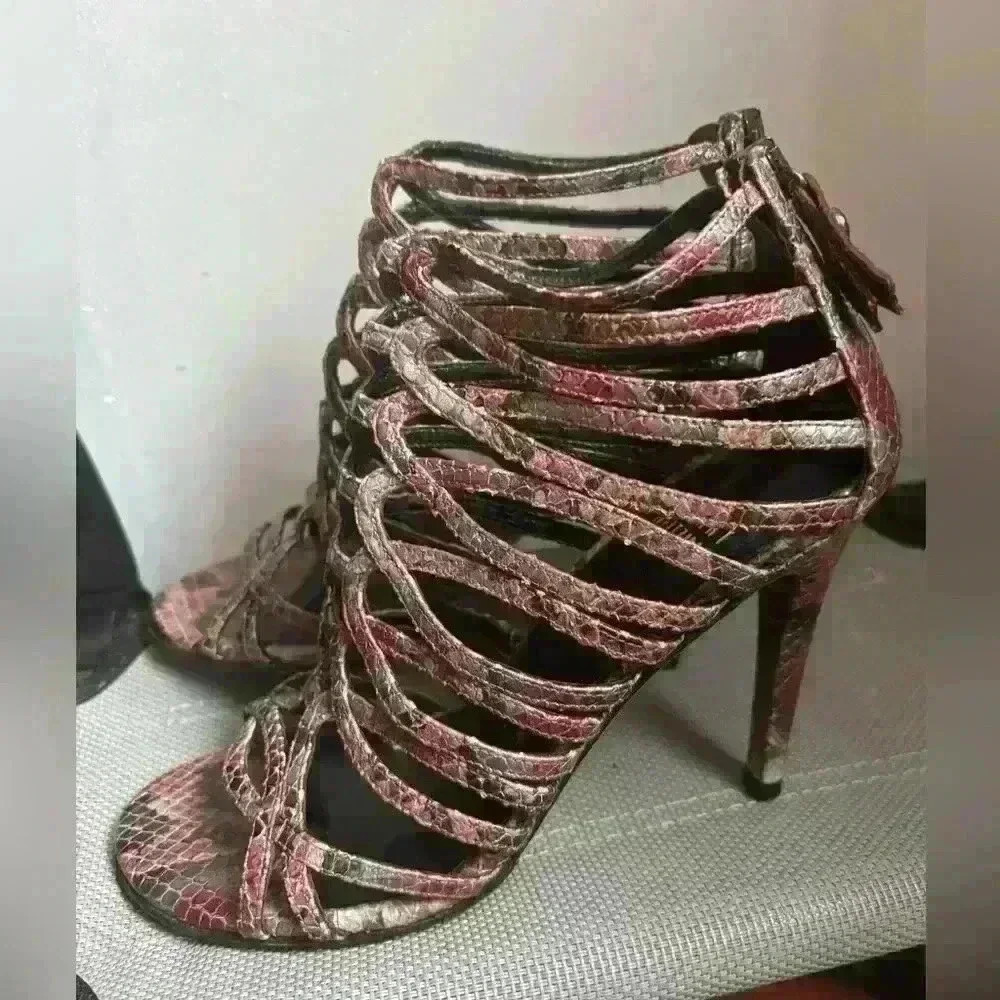 Stuart Weitzman Loops Strappy Python-Embossed Leather Sandal Size 5.5 - Picture 5 of 8